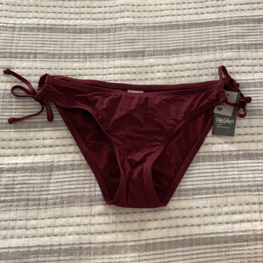 Medium Mossimo hipster string bikini swim bottom